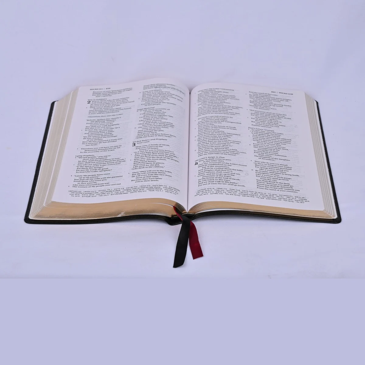 NKJV Thinline Reference Bible, Leathersoft, Black, Red Letter, Comfort Print